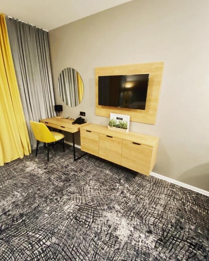 Luxapartmanbesenova Hotel Akvamarin Exteriör bild
