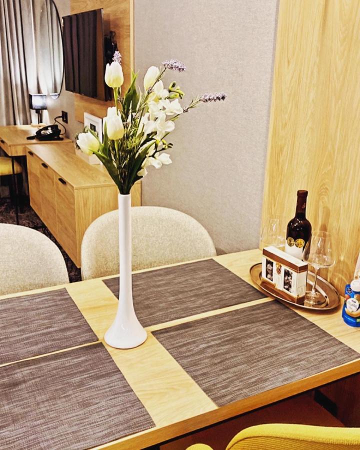 Luxapartmanbesenova Hotel Akvamarin Exteriör bild